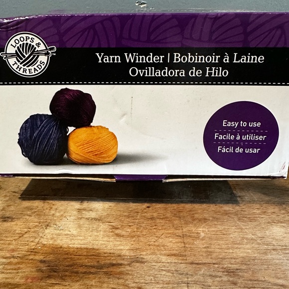 Yarn Winder - White and Red - Picture 3 of 3